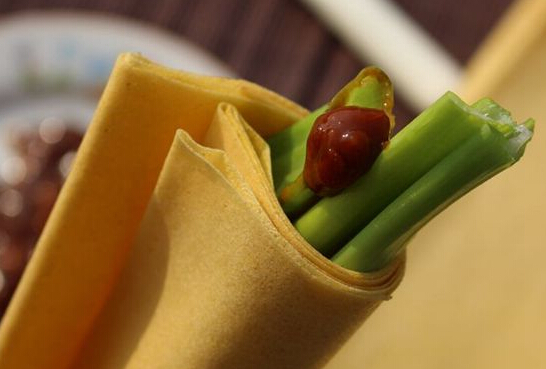 【传说故事】东北煎饼卷大葱吃法的传说由来